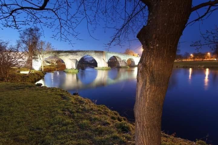 Historic Old Town 2 Bed Ground Floor Apartment Стерлинг Экстерьер фото